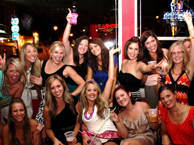 Bars And Clubs Milwaukee S Best Bar For Bachelorette Party Girls Night Out 2015