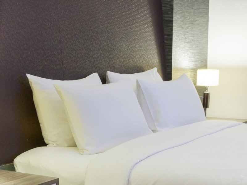 5 annoying things about hotel rooms and how to fix them