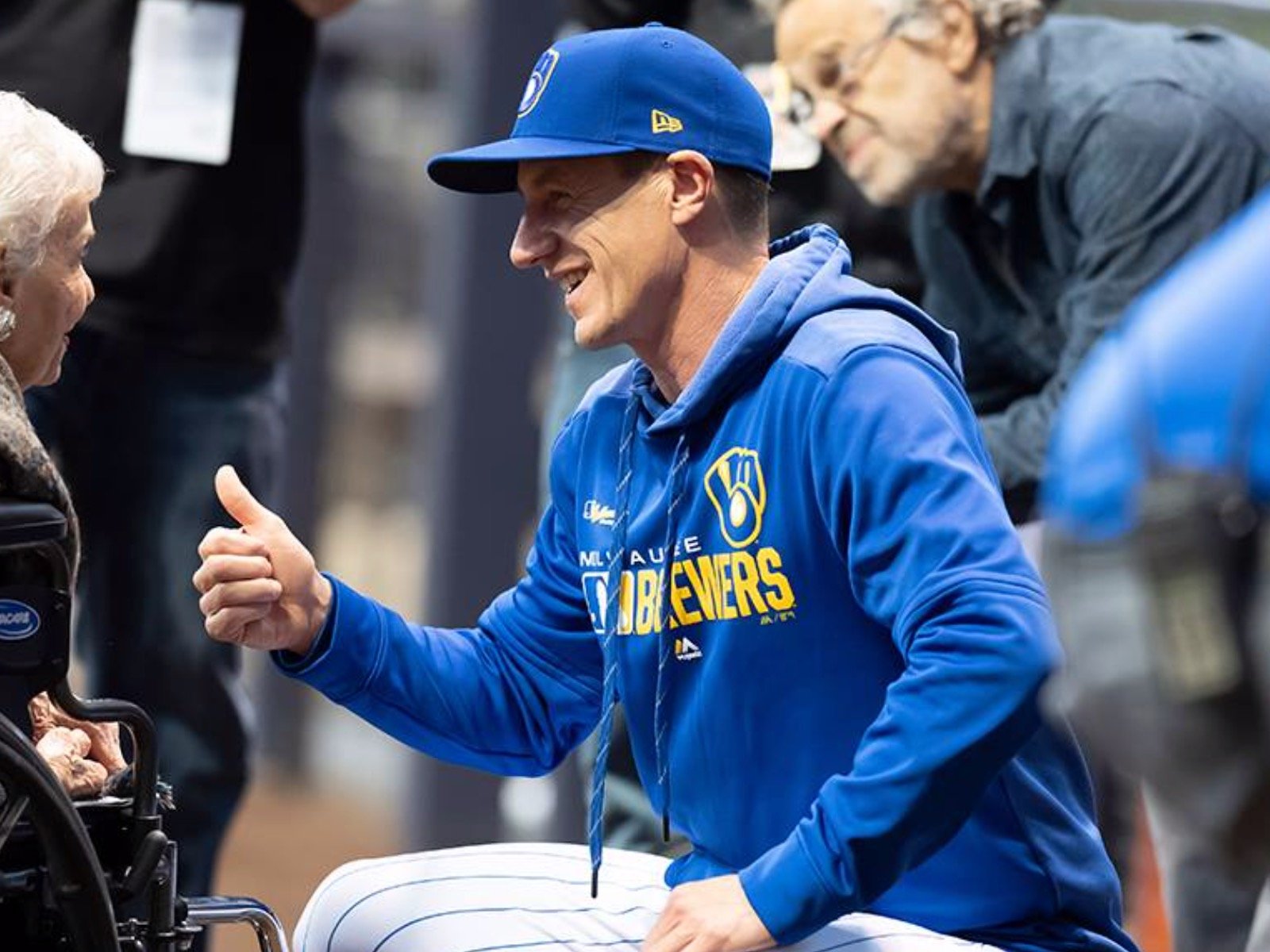 Brewers and manager Craig Counsell agree to threeyear contract