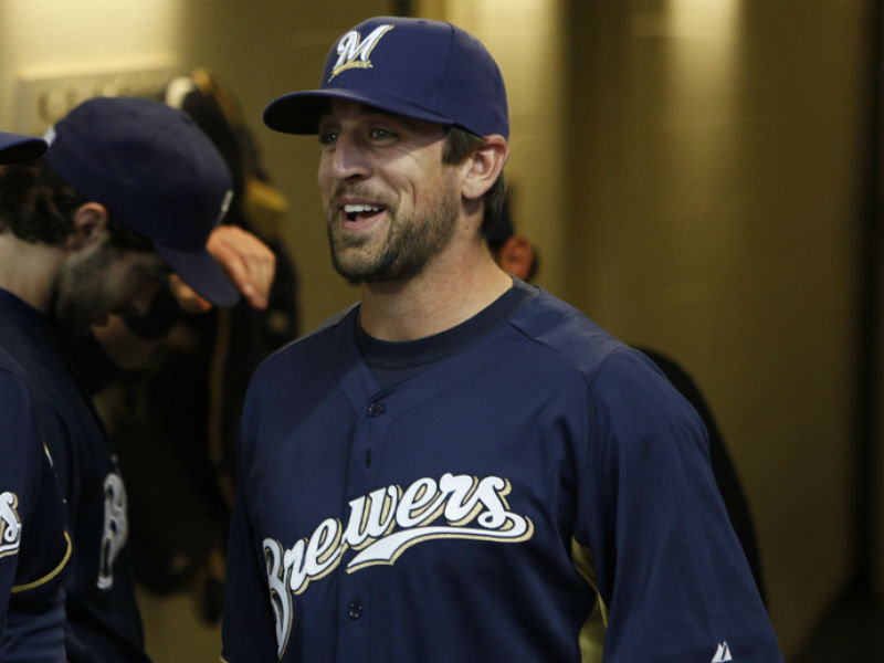 Just a bit outside! Brewers announcer Bob Uecker throws out NLCS 1st pitch