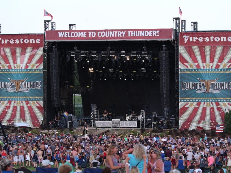 Country Thunder storms into Wisconsin this weekend