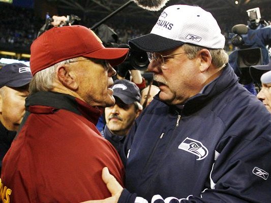 Mike Holmgren, Seahawks situation coming to a head