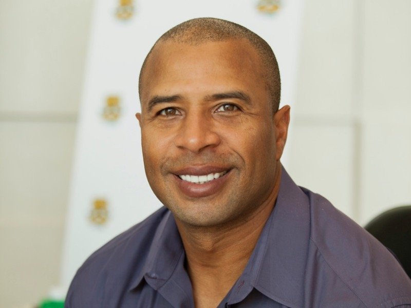 Enjoy breakfast with Dorsey Levens during Legends Getaway at Lodge