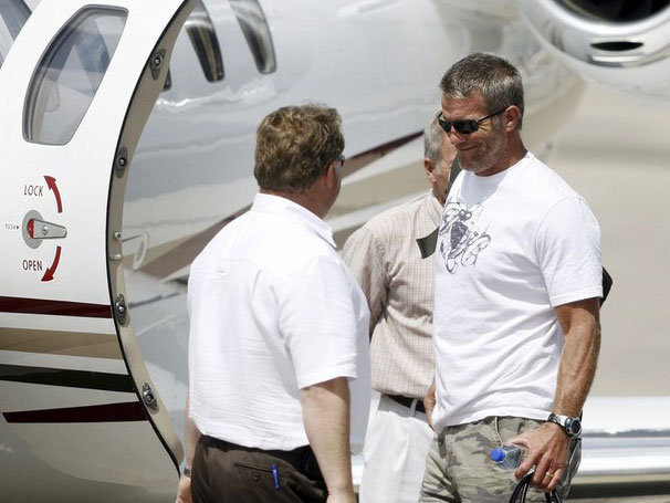 Favre hopes to start over with Jets