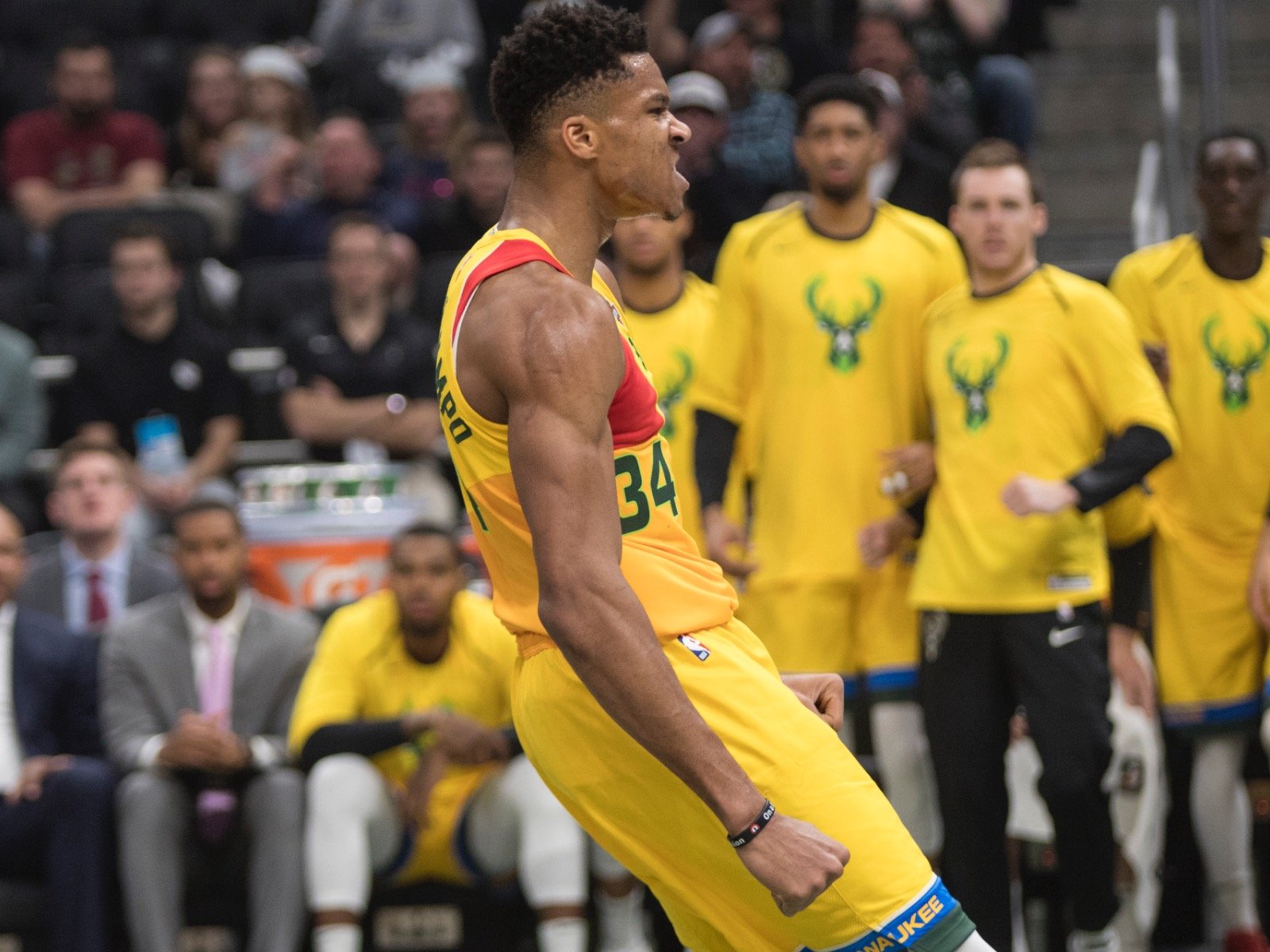 giannis jersey yellow