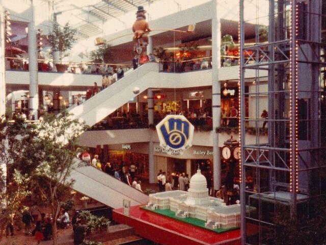 Mall of America - The perfect store full of throwback