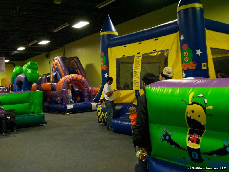 Inflatable indoor outlet park