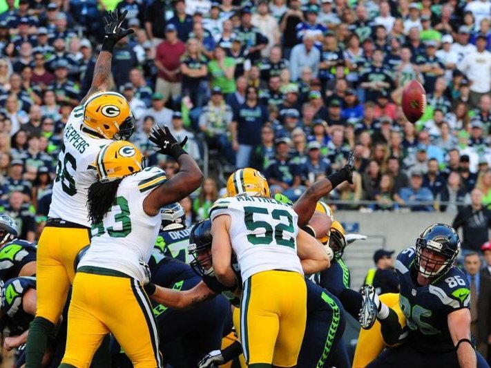 Julius Peppers: How A Blocked Field Goal Won the Bears-Packers