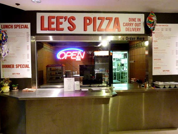 Lee's Pizza continues a new dining trend in Milwaukee