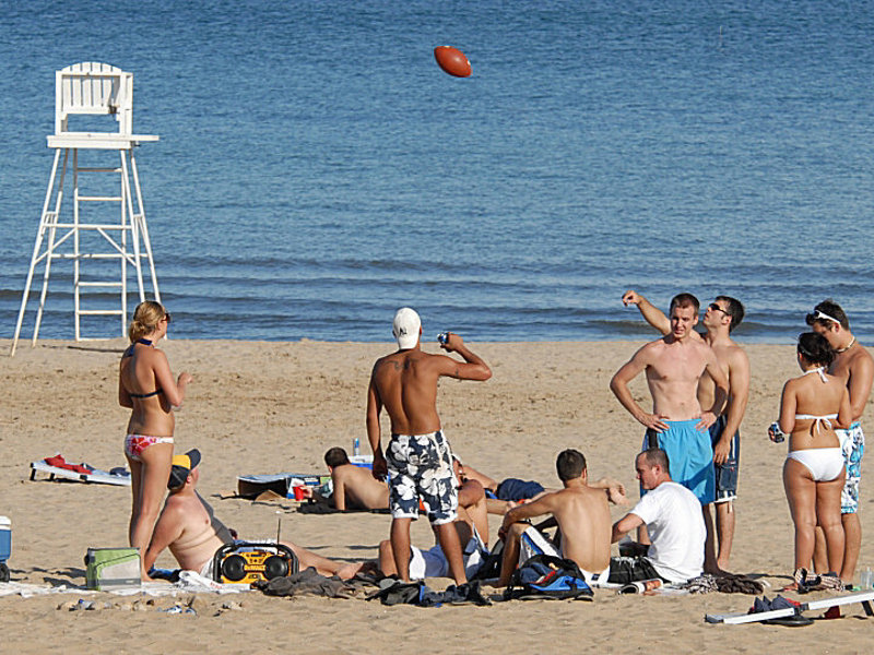 Vintage Beach Topless - Nude beaches crack the sunbathing norm - OnMilwaukee