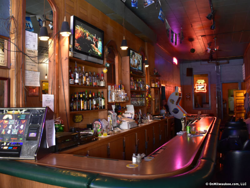 dive bar tour wisconsin dells