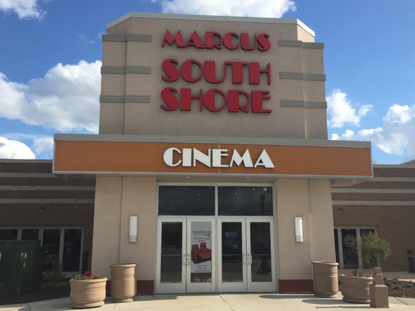 Marcus Theatres will open a second Parking Lot Cinema drivein in Oak