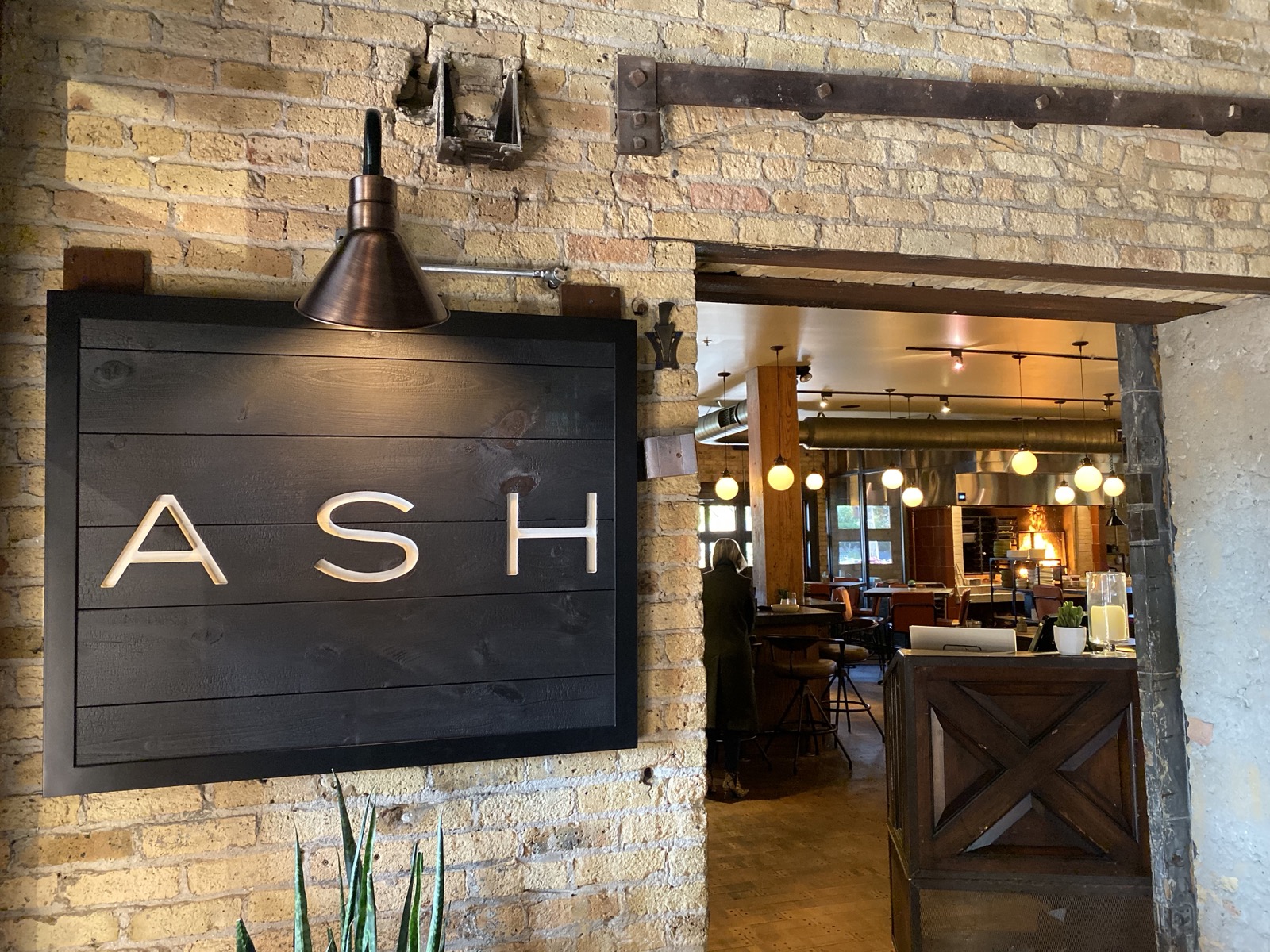 Ash invites cozy informal dining at the Iron Horse Hotel