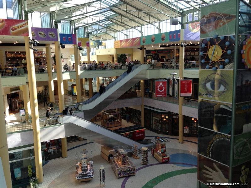 Shopping Mall in Milwaukee, WI Area