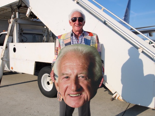 Top Tweets: Bob Uecker is staying busy this Brewers' offseason Photos -  Bally Sports