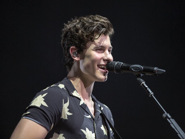 Have mercy: Shawn Mendes delights screaming, shrieking, eardrum ...