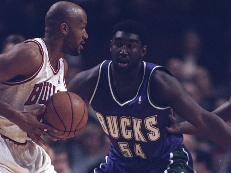 Former Bucks player "Tractor" Traylor found dead at age 34