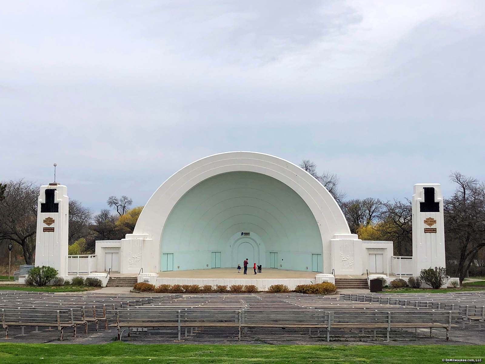 Urban spelunking Washington Park bandshell / Blatz Temple of Music